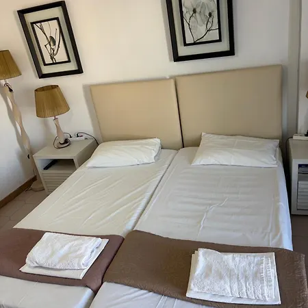 Popi Hotel *